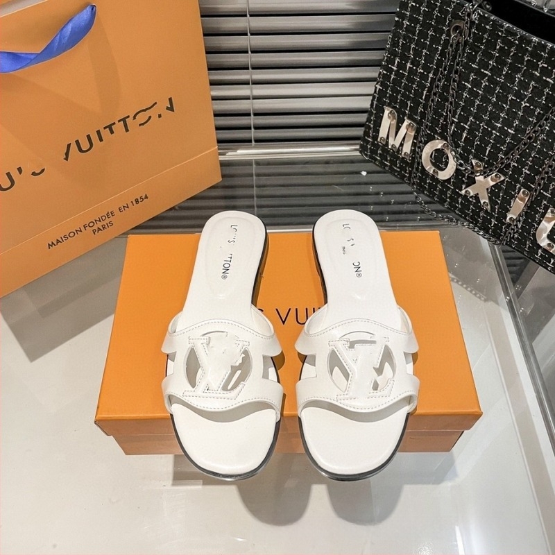 Női lapos talpú slip-on szandál, kivágott betűk dizájnban cukorkaszínekben