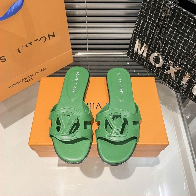 Női lapos talpú slip-on szandál, kivágott betűk dizájnban cukorkaszínekben