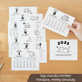 Macskás tolltartó és 2026-os naptár — műanyag asztali rendező