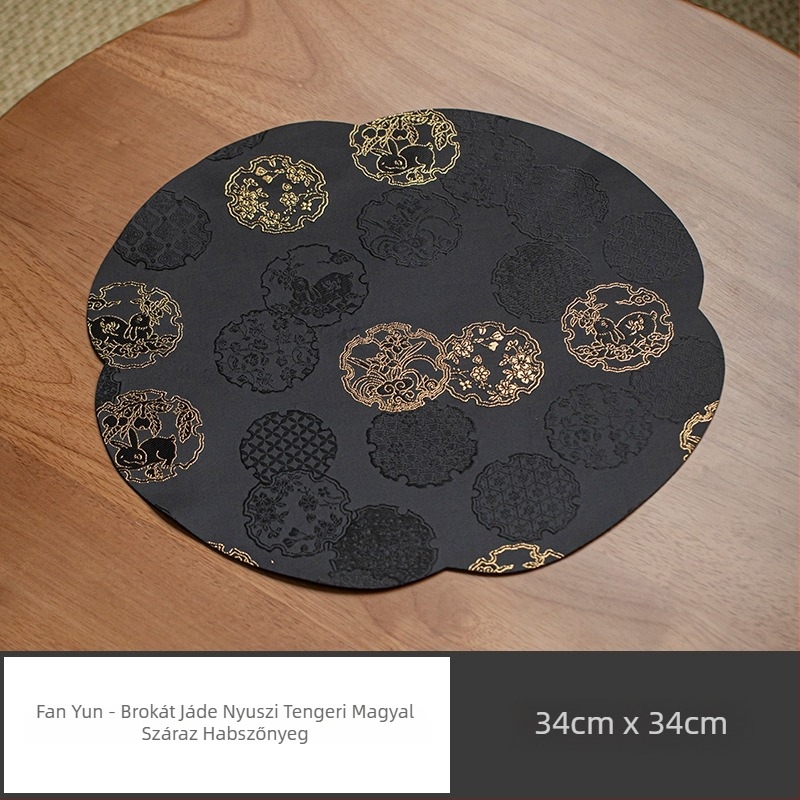Zen ihletésű kínai stílusú textil tea-matta Jade Rabbit brokát mintával és begónia motívummal; vízálló és csúszásmentes.
