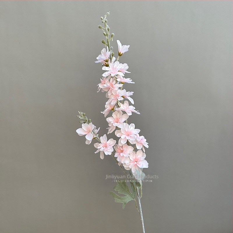 Művirág esküvőre – Delphinium kétágú, selyem szár, flokkolt dekoráció esküvői teremhez