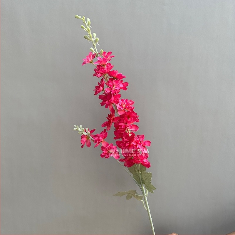 Művirág esküvőre – Delphinium kétágú, selyem szár, flokkolt dekoráció esküvői teremhez