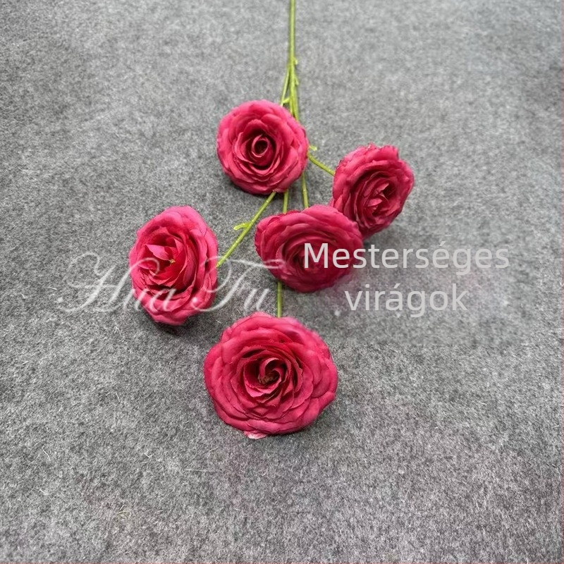 Öt dar selyem rózsa esküvői díszítéshez és hotelfotórekvizitumokhoz