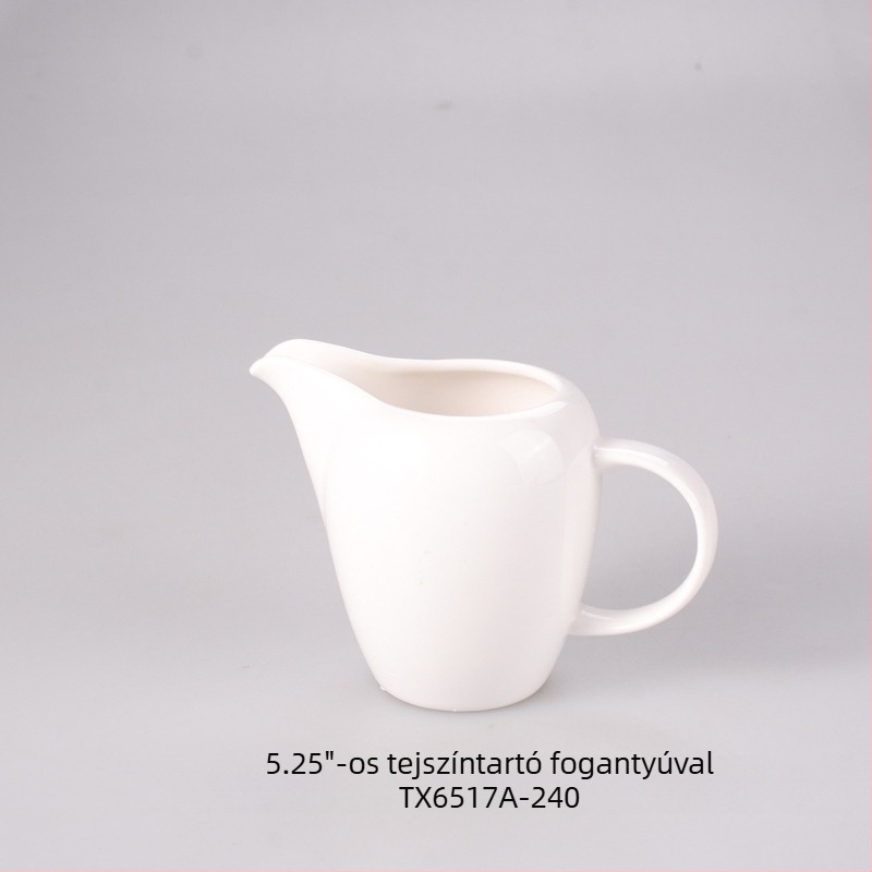 Fehér porcelán fűszerkészlet: sótartó, olajtartó, szószöntő, fogpiszkáló tartó és pároló pohár