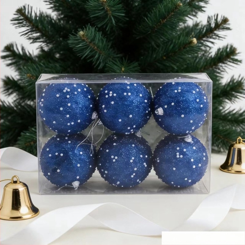 Festett karácsonyi gömbök – karácsonyfára való függő díszek