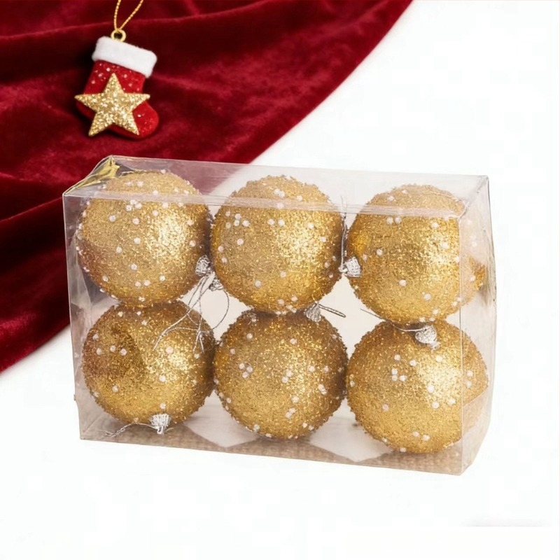 Festett karácsonyi gömbök – karácsonyfára való függő díszek