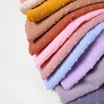 Egyszínű chiffon turbán fejkendő gyöngy díszítéssel és pompon részletekkel