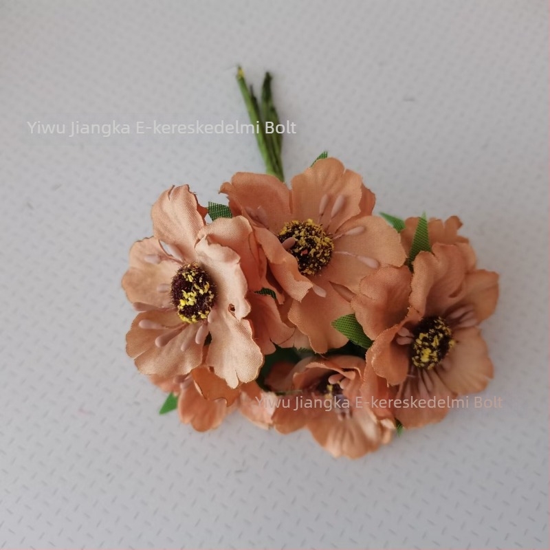 Mesterséges esküvői virágok készlet Daisy, Gerbera és Napraforgó – selyem virágokból készült csokor, fejkoszorú, rattan girland, cukorkás doboz díszítés (72 virág/csomag)