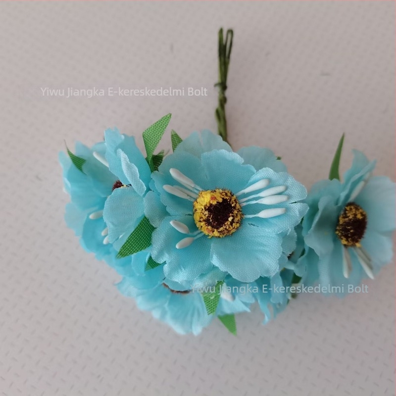 Mesterséges esküvői virágok készlet Daisy, Gerbera és Napraforgó – selyem virágokból készült csokor, fejkoszorú, rattan girland, cukorkás doboz díszítés (72 virág/csomag)