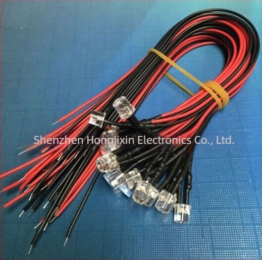 5 mm-es lapos fejű LED gyöngyök piros éllel, ultranagy fényerő, 20 cm hosszú kábel
