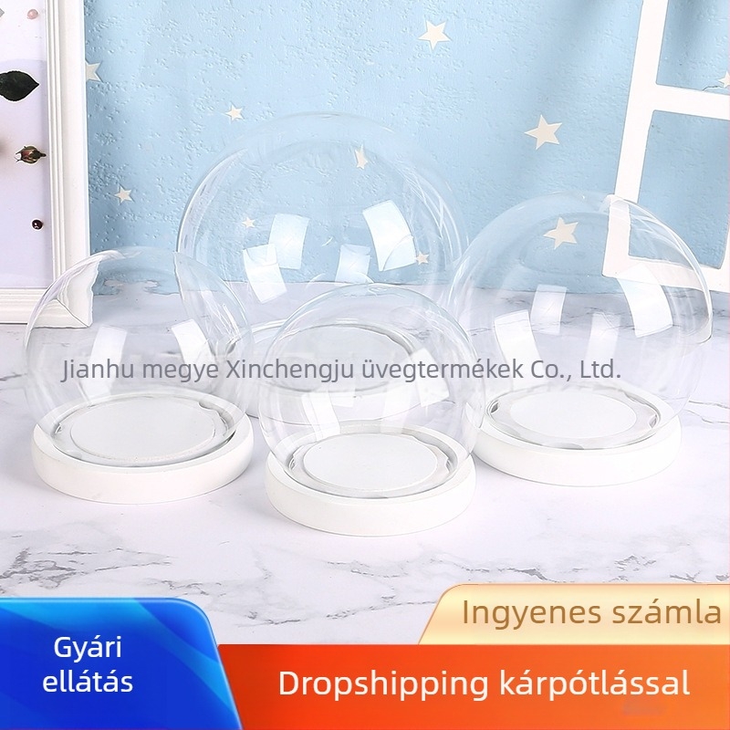 Szív alakú üvegkupola megőrzött virágokkal – dekoratív dísz
