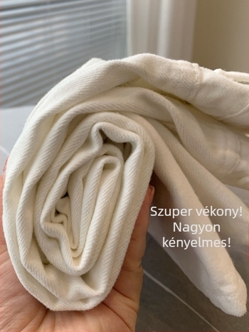 Fehér női farmer, magas derékkal, egyenes szabású, kényelmes és sokoldalú Tencel anyagból