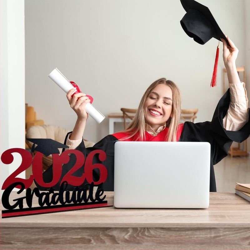 Fából készült fotórekvizit és jel az egyetemi diplomaosztóra, ajándék 2026