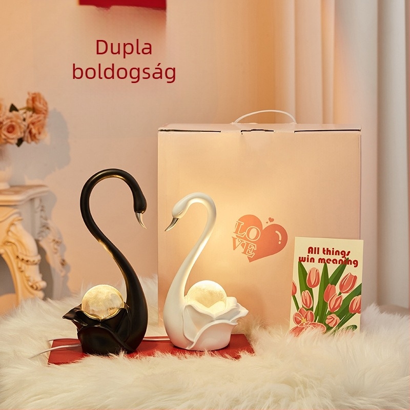 Modern kreatív hattyúpár dekorfigura hálószoba és nappali részére – esküvői ajándék díszdobozban