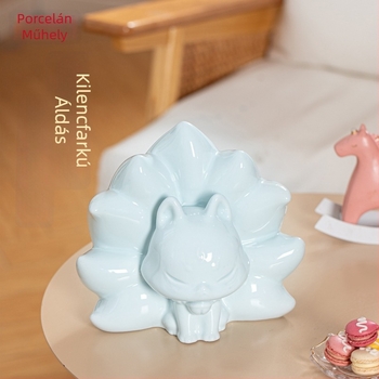 Porcelán díszfigura otthonra, kertbe vagy irodába; aranyos kilencfarkú róka, kínai stílusú dekoráció az előszobába