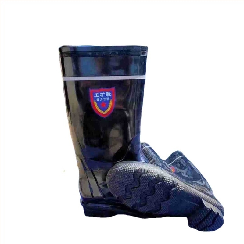 Férfiak magas szárú PVC munkavédelmi esőcsizmák ipari és bányászati területekre, háromvédelmi funkcióval és fényvisszaverő részletekkel