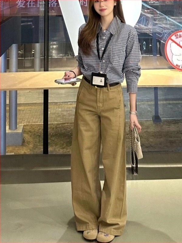 Amerikai retro khaki színű farmernadrág nőknek, széles szabású, padlót érő hosszúságú, karcsúsító siluett