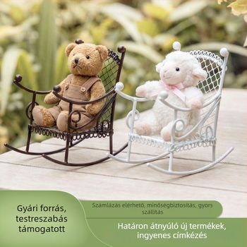 Miniatűr kovácsoltvas hintaszék kertmikro-tájhoz