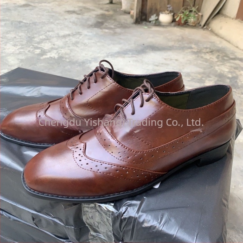 Férfi brogue cipő brit stílusú gravírozott mintával, alacsony sarok, casual, méretek 38-48
