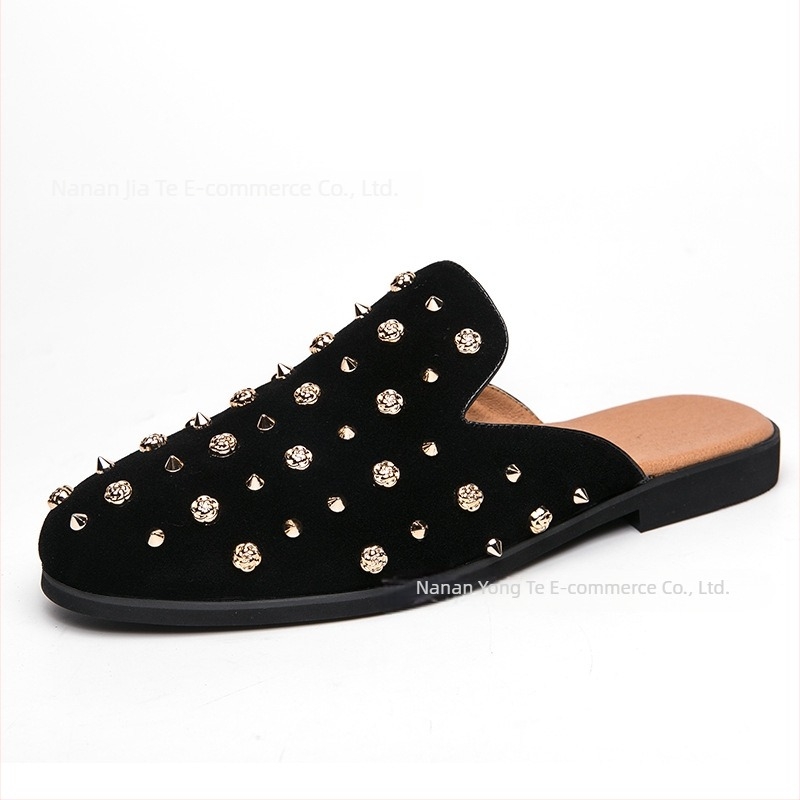 Férfi nyári slip-on loaferek PU bőrből, szegecses díszítéssel, hegyes orral, lezser elegáns stílus