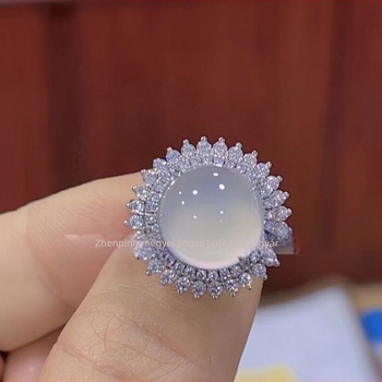 Ezüstbevonatos gyűrű, beágyazott jégfehér chalcedon és zöld achát, nagy cabochon, állítható
