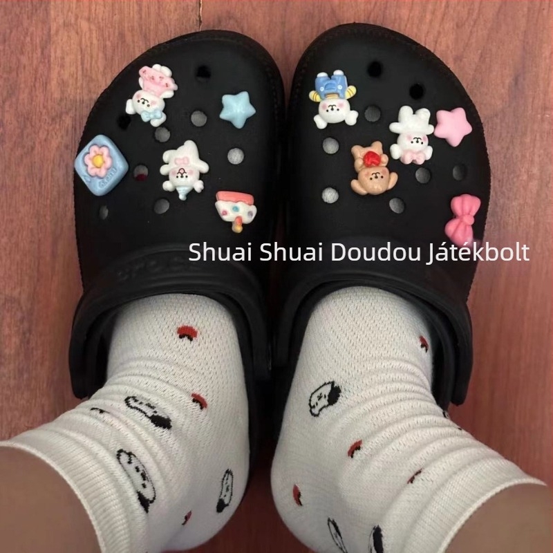 Crocs-stílusú papucsok felső részének DIY dekorációs készlet: motívum alvó csillag és kiskutya, virág alakú csatok és kiegészítők