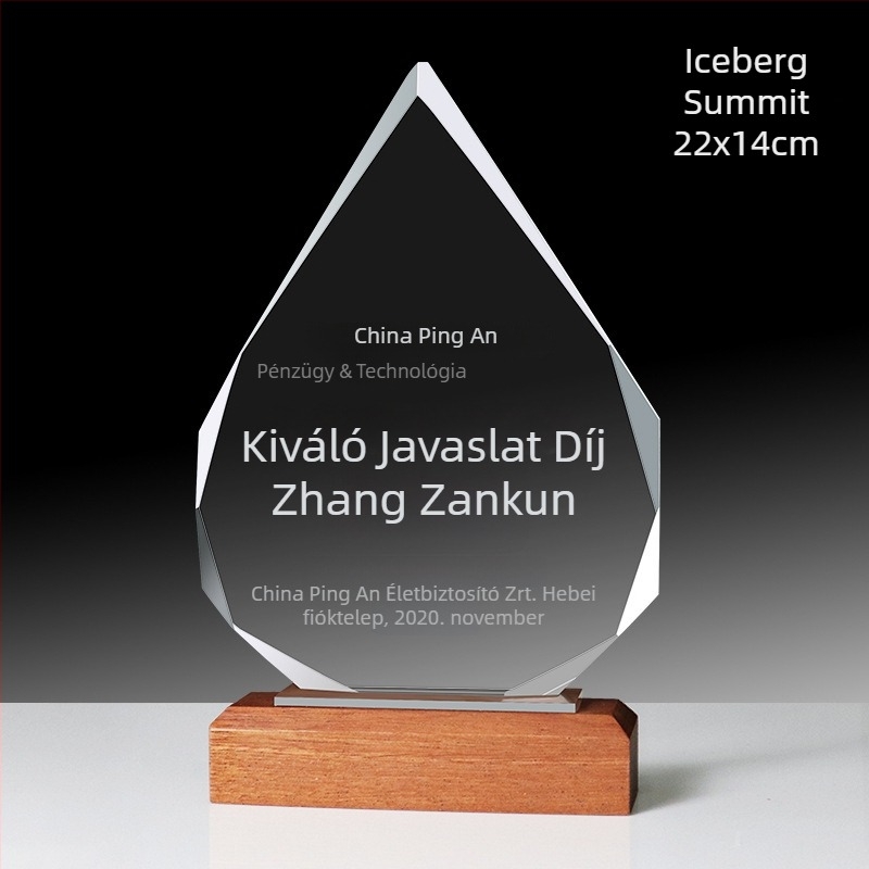 Fa alapú kristálytrófea, négyszögletes üres trófea személyre szabott logóval, modern minimalista dizájn