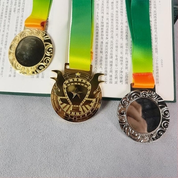 Testreszabható fém maratoni érem, arany- és ezüst felülettel