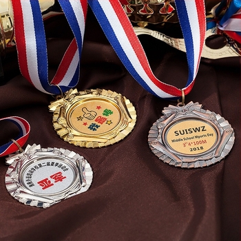 Cink ötvözetből készült érme iskolai sporteseményekhez – emlékérem maratonhoz, futballhoz és kosárlabdához, kreatív, személyre szabható plakett
