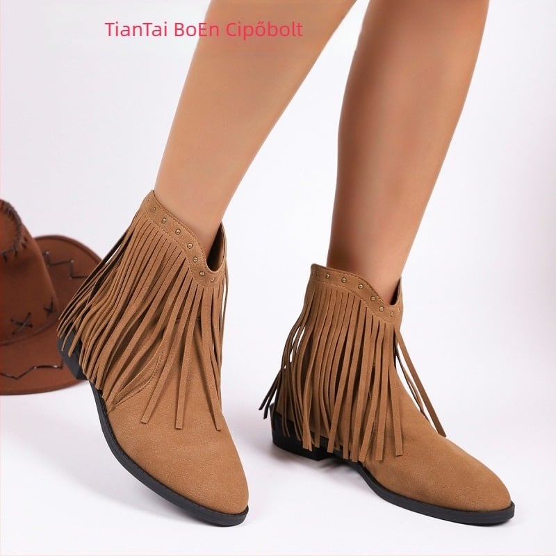 Női velúr slip-on bokacsizma bojtokkal, kerek orr, alacsony sarok, ősz-tél