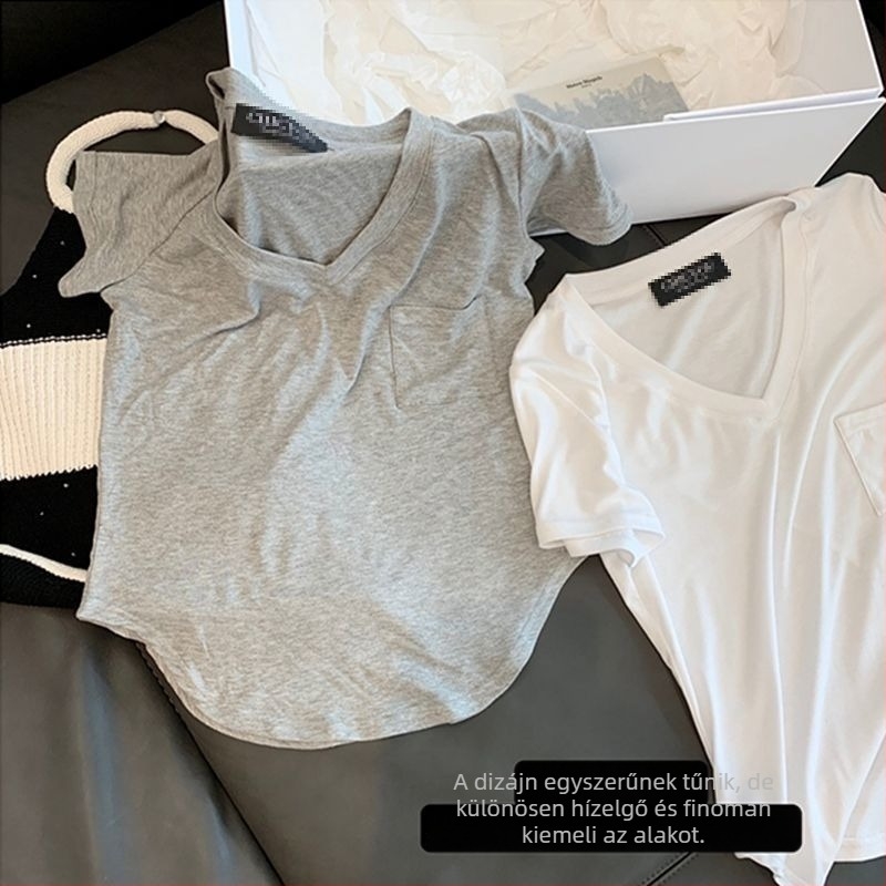 Női rövid ujjú T‑shirt laza szabású V‑nyakkal, lágy drapírozás a kulcscsontnál, koreai stílus, nyár 2026