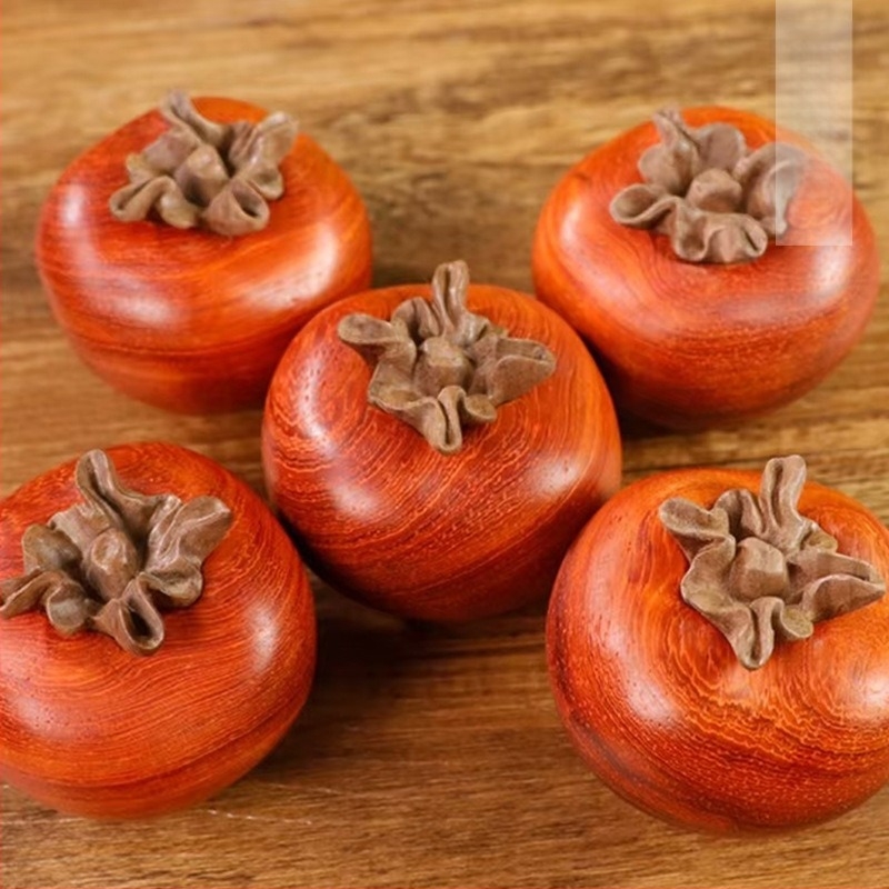 Persimmon-mintájú fa dísz rosewood és walnut anyagból, kb. 3–4,3 cm, otthoni dekoráció
