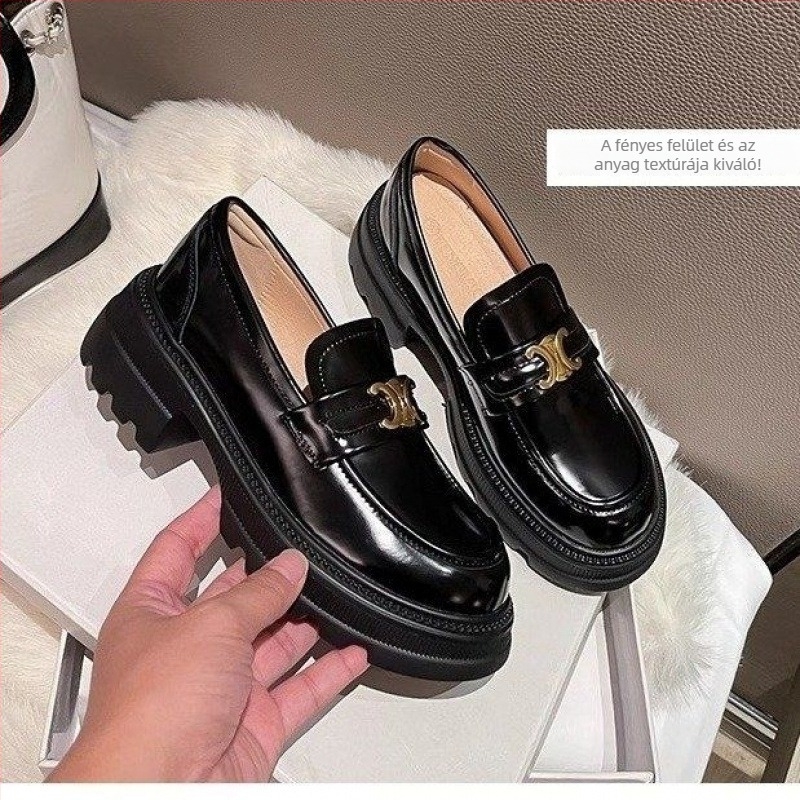Női vastag talpú loaferek, brit stílusú, bőr slip-on cipők, fekete, 6–8 cm-es magas sarkú, Arc de Triomphe mintával