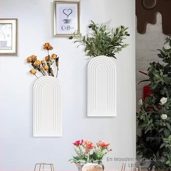 Fából készült falidísz száraz virágokkal, minimalist Boho stílusban