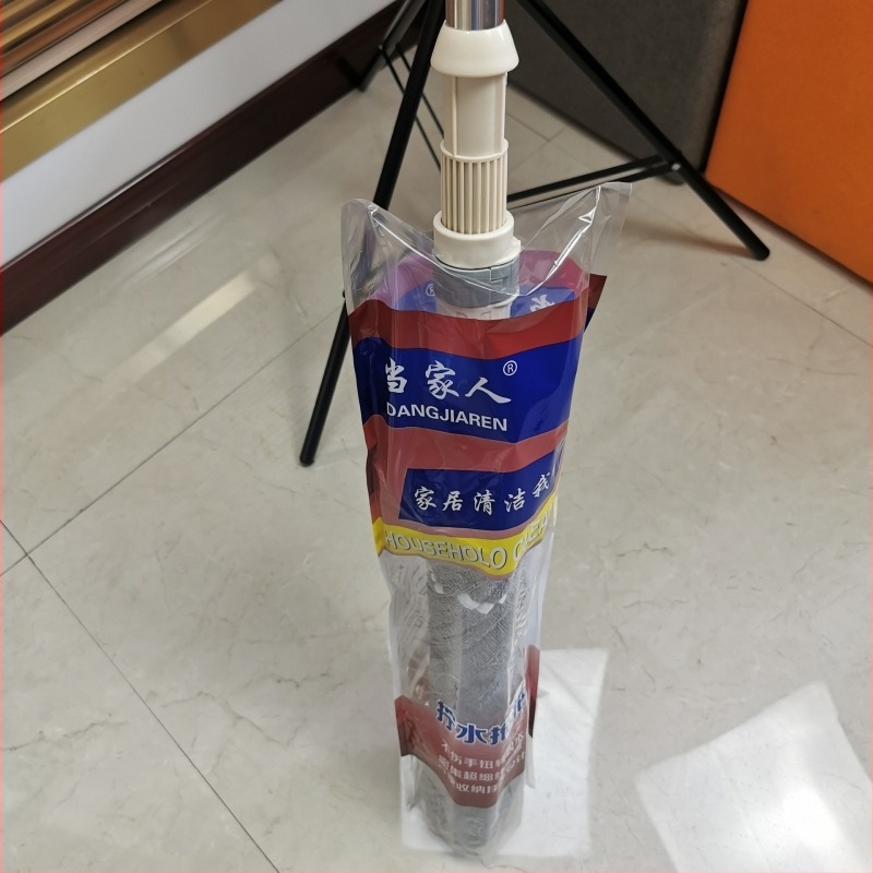 Forgó mop egyenes fogantyúval, automata csavaró mechanizmussal, száraz és nedves tisztításhoz, mikroszálas fej
