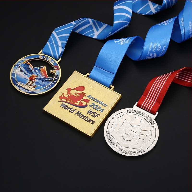 Sporteseményekre és maratonokra szánt üreges fém érem, saját gravírozás – arany, ezüst vagy bronz kivitelben