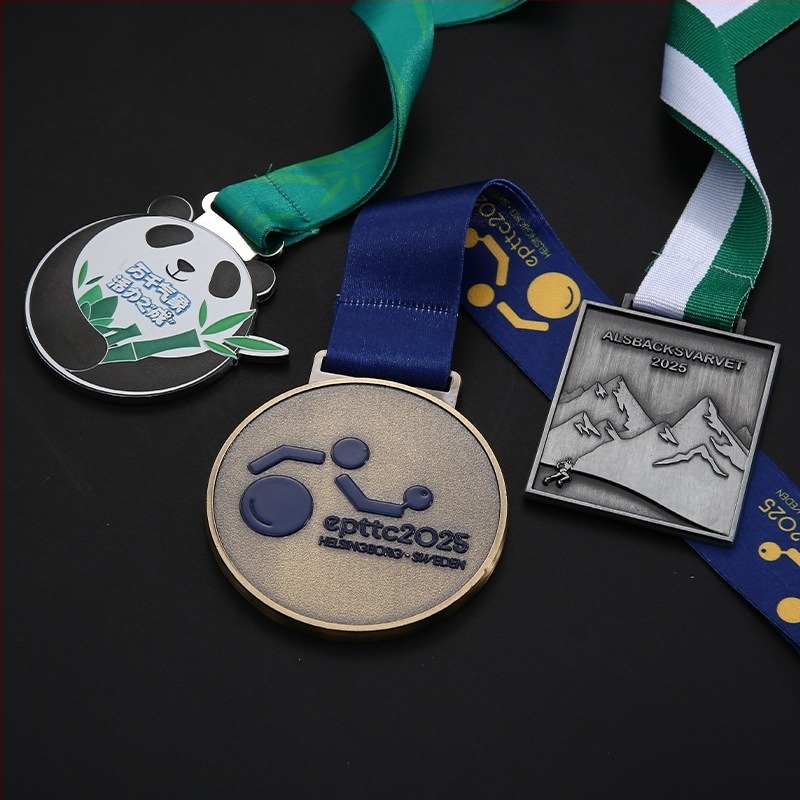 Sporteseményekre és maratonokra szánt üreges fém érem, saját gravírozás – arany, ezüst vagy bronz kivitelben