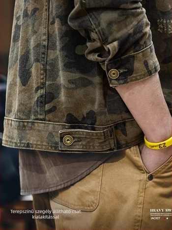 Férfi sivatagi kamuflázzal ellátott denim dzseki, retro szabás, szakadt részletekkel, bő vágás, tavasz–ősz, nagy méret, amerikai stílus