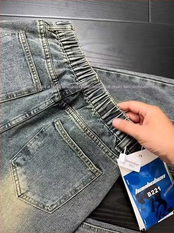 Férfi denimnadrág mikroflare-rel, középmagas derékvonal, egyenes bootcut szabás, őszi stílus
