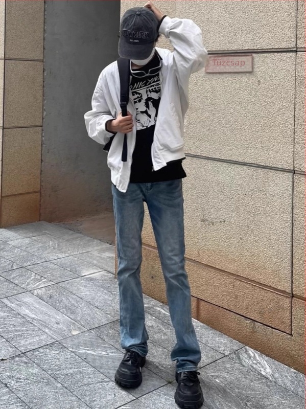 Férfi világoskék farmer, magas rugalmasság, bootcut szabás, drapírozó érzet, sokoldalú mindennapi farmer