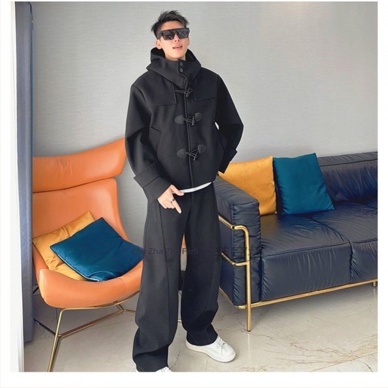 Fekete férfi casual széleslábú nadrág redőkkel és laza eséssel, hosszú sportos, egyenes szabású