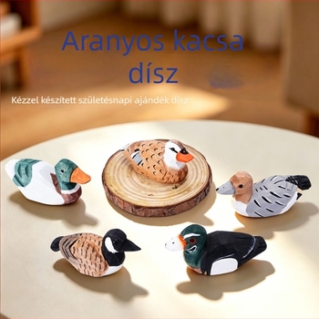 Kézzel faragott, festett kis kacsák természetes basswoodből, bájos fafaragott dekorációk