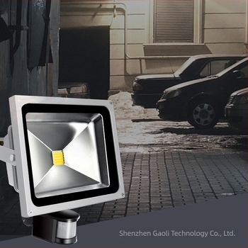 Mozgásérzékelős LED reflektor kültéri használatra, 12–48V, falakra, udvarokra és alagutakra, 10–100W