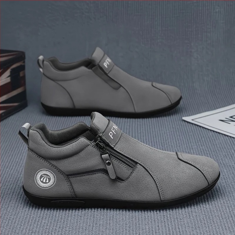 Férfiaknak szóló könnyű, mindennapi slip-on cipő középmagas fazonban, divatos és sokoldalú, lapos talppal, légáteresztő, kopásálló és csúszásmentes