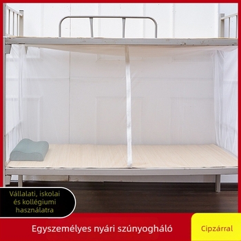 87-es típusú standard szúnyogháló emeletes ágyhoz kollégiumi szobában, egyajtós kivitel