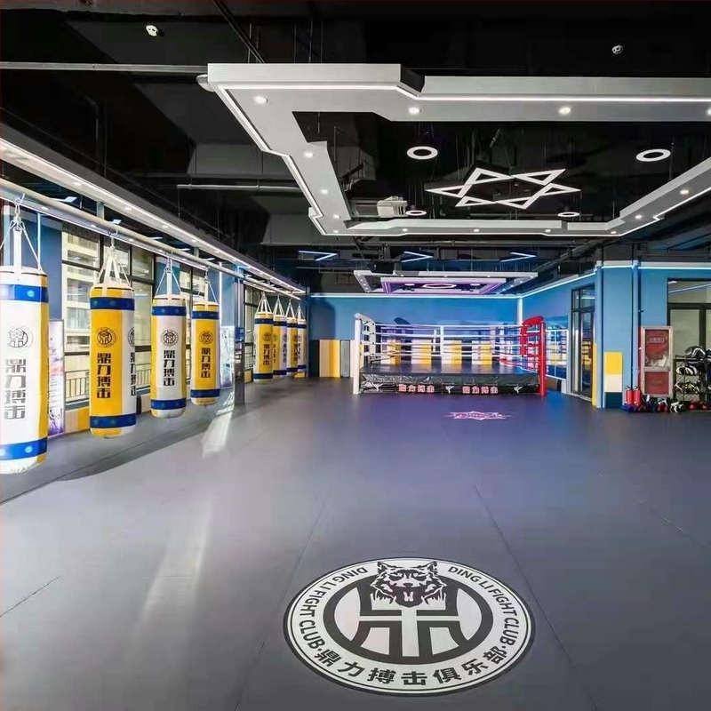 Védő rollos tatami harcművészetekhez és tánchoz: Judo, Taekwondo, Sanda; rollos tatami tánchoz, gimnasztikához és jóga gyakorlásához; alkalmas harci és birkózó edzésekhez.