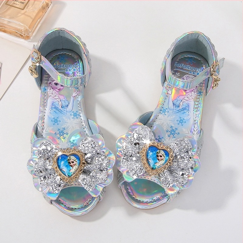 Lányoknak készült nyári szandál, puha talppal, kék hercegnő-stílusú lapos talpú gyerekcipő