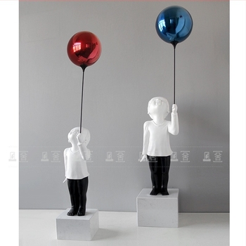 Gyanta figurka fiúnak balonossal, gyerekszobába, modern minimalista dekoráció