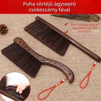 Szilárd faból készült ágytakarító kefe, csirkeszárnyfa alakú fogantyúval és puha sörtékkel