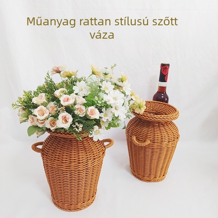 Kézzel szőtt, vintage hatású viráztartó és virágkosár rattan utánzatból a nappaliba